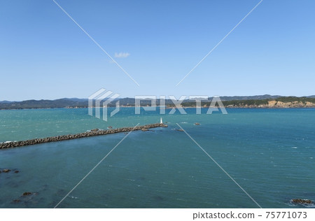 藍天、碧海、白色燈塔，三重縣 75771073