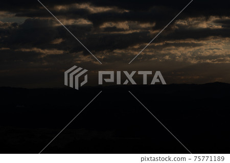 天空，月亮，晚，山頂，森林，金光市，千葉縣，鹿山，森林，朝日，日出，光線，性質 75771189