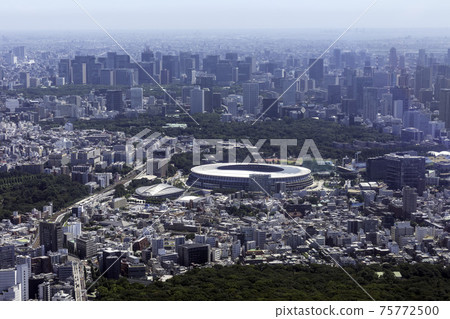 從國家體育館上方東京市中心的鳥瞰圖 75772500
