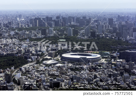 從國家體育館上方東京市中心的鳥瞰圖 從國家體育館上方東京市中心的鳥瞰圖 75772501