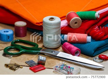 sewing thread 75772900