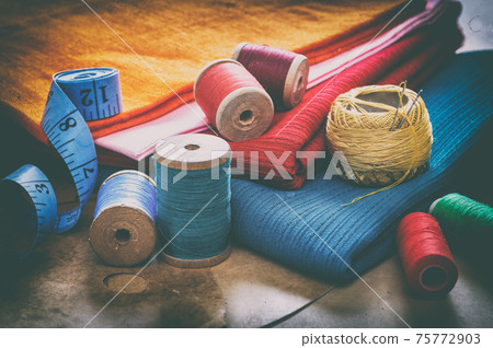 sewing thread 75772903