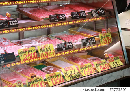 大阪市城東區城東購物街的屠夫 大阪市城東區城東購物街的屠夫 75773801