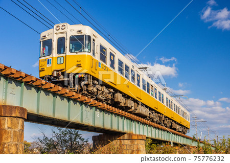 Kotoden Kotohira Line Type 1100 (former Keio 5000 series) Kotogawa Bridge (between Ichinomiya and Enza) 75776232