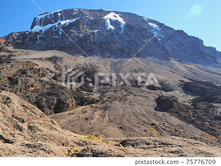 Climbing Kilimanjaro, Tanzania 75776709