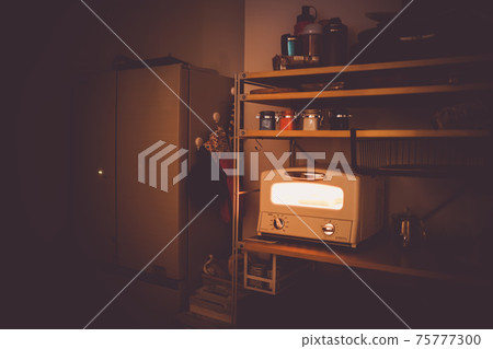 復古烤箱烤麵包機的形象 75777300