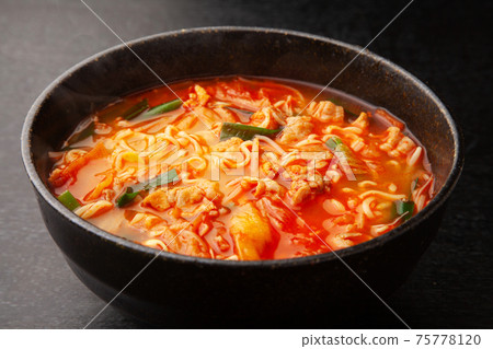 Pork kimchi ramen Pork kimchi ramen 75778120