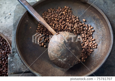 Roasted coffee beans at coffee Luwak farm, Bali, Indonesia 75781707