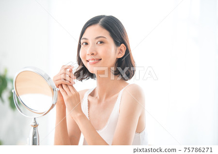 年輕女性美 75786271