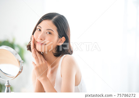 年輕女性美 75786272