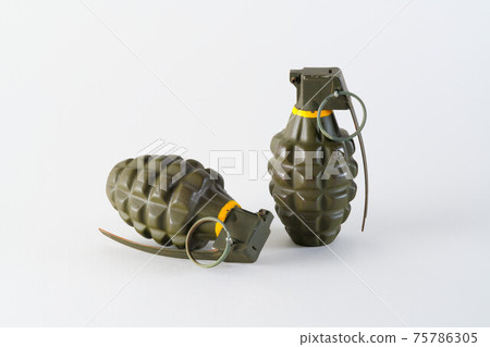 美國陸軍馬克II手榴彈菠蘿手榴彈2白色背景2 75786305