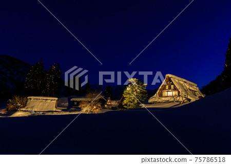 Toyama / Gokayama / Winter Gassho-zukuri (Ainokura) / Night 75786518