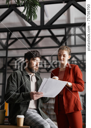 Graphic Portrait of Business People Communication Graphic Portrait of Business People Communication 75786700