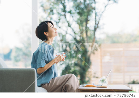Business remote Business remote 75786742