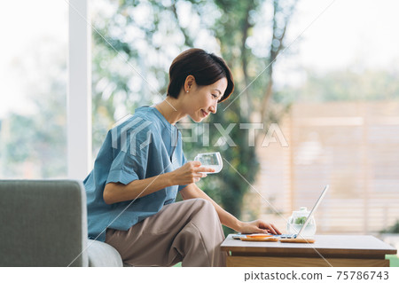 Business remote Business remote 75786743
