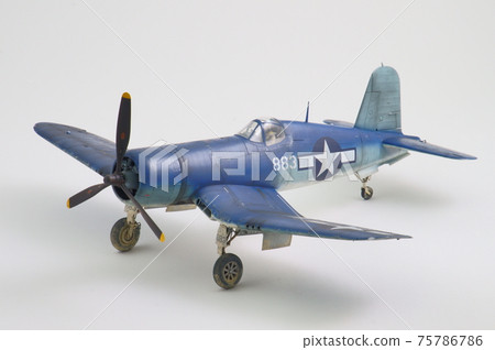 Plastic Model Tamiya 1/32 Scale Vought F4U-1A Corsair_White Background 01 75786786