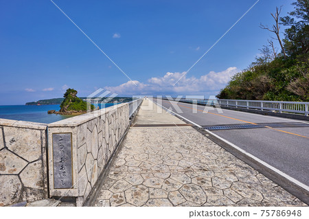Kouri Ohashi Bridge in Okinawa Prefecture 75786948