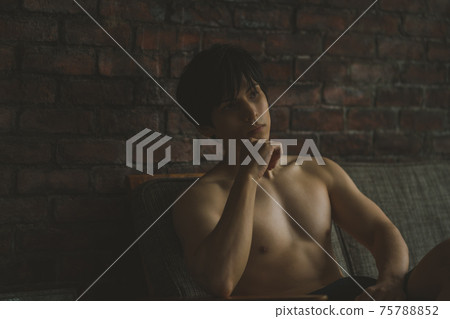 裸男 75788852
