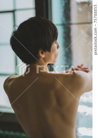 裸男 75788855