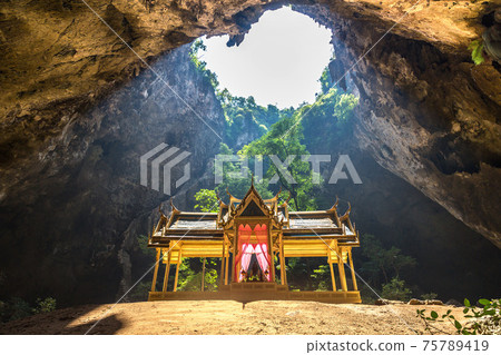 Royal pavilion in Phraya Nakorn cave 75789419