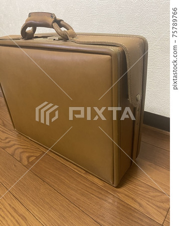 Leather attache case (camel) Leather attache case (camel) 75789766