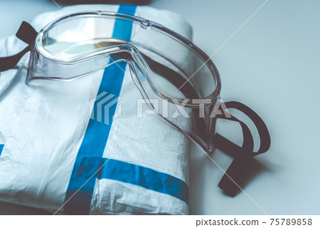 protective clothing, goggles, medical care 75789858