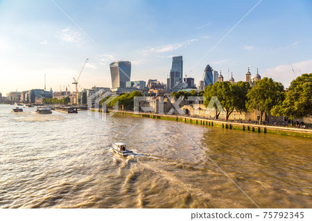 Cityscape of London 75792345