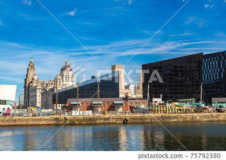 Albert Dock and Three Graces building 75792380