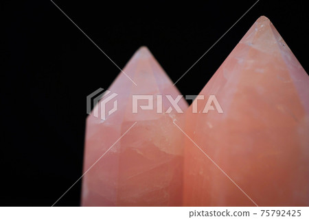 玫瑰石英紅色水晶能量石 75792425