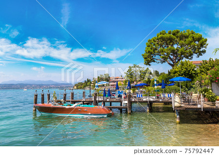 Sirmione on lake Garda 75792447