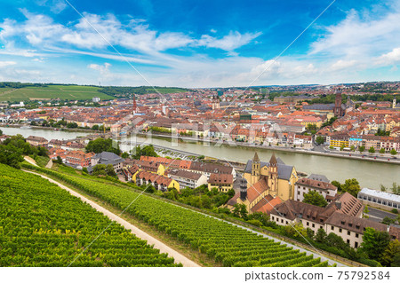 Panoramic aerial view of Wurzburg 75792584
