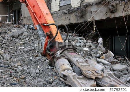 Dismantling the hospital Dismantling the hospital 75792701