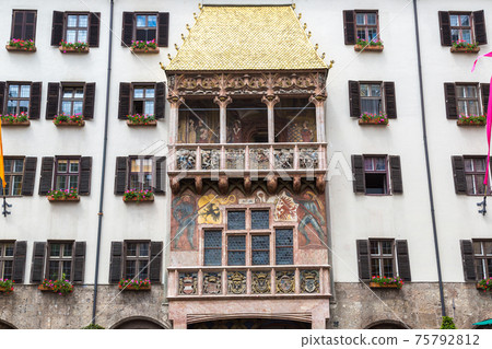 Goldenes dachl  in Innsbruck 75792812