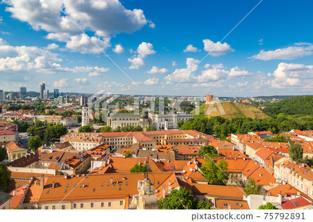 Vilnius cityscape 75792891