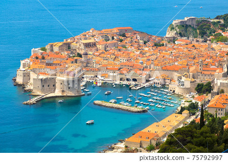 Aerial view of old city Dubrovnik 75792997
