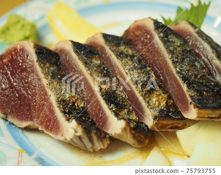 在高知吃的鹽味t魚tataki 在高知吃的鹽味t魚tataki 75793755