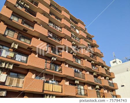 Mansion exterior Mansion exterior 75794743