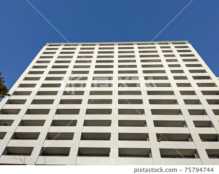 Mansion exterior Mansion exterior 75794744