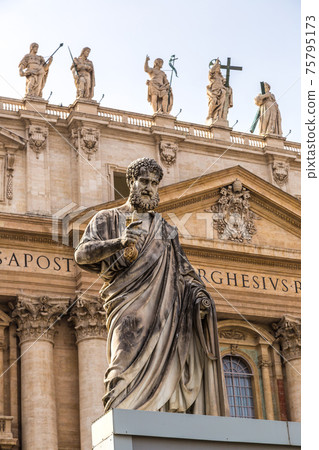 Vatican in a summer day 75795173