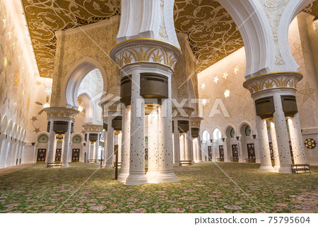 Abu Dhabi Sheikh Zayed Grand Mosque, beautiful interior Abu Dhabi Sheikh Zayed Grand Mosque, beautiful interior 75795604