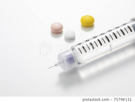 Syringe  75796131