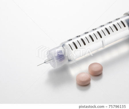 Syringe  75796135