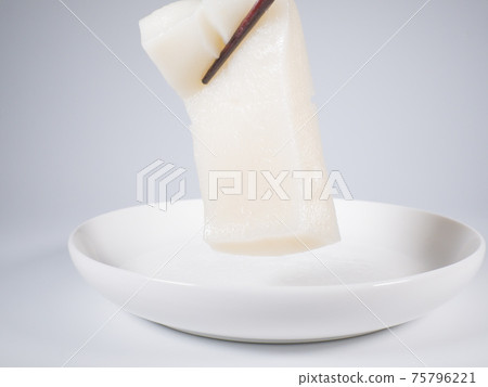 Boiled rice cake Boiled rice cake 75796221