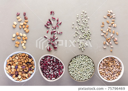 Different types of legumes 75796469