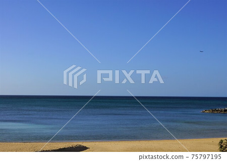 沖繩縣恩納村富作海灘海 沖繩縣恩納村富作海灘海 75797195