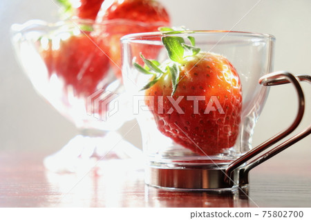 一個草莓 75802700