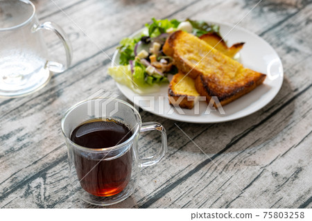 Black coffee for one person French toast Shiraki table 75803258