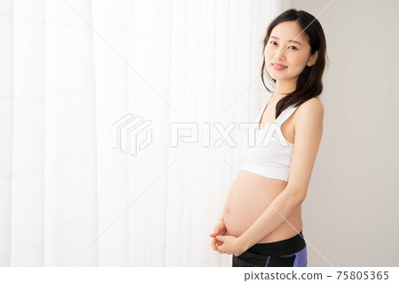 Beautiful Japanese women Beautiful Japanese women 75805365