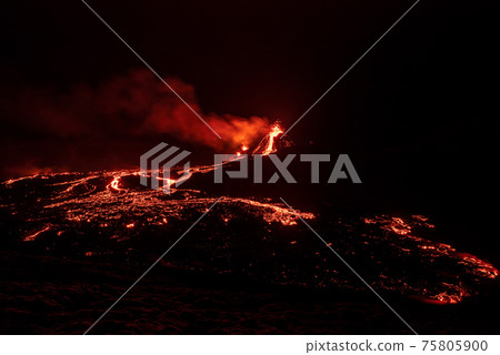 Fagradalsfjall volcanic eruption at night, Iceland 75805900