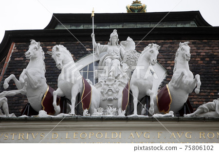 Roof top Sculpture at Hofburg Palace, Vienna Roof top Sculpture at Hofburg Palace, Vienna 75806102
